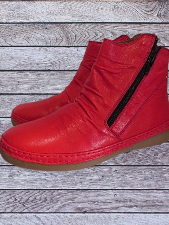 NIB Retail $130 Kunitz Red Leather Londerry Short Boots Size 38 ( 7) - Picture 7 of 7